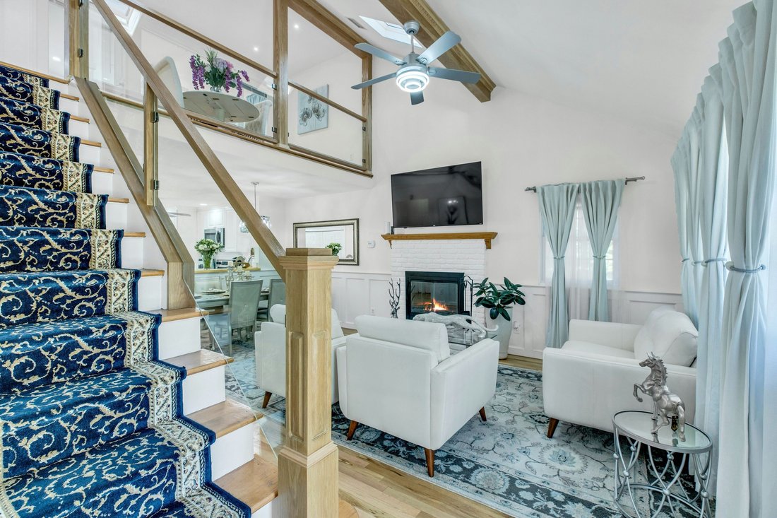 Hampton Bays, New York, United States 5 - 17503042