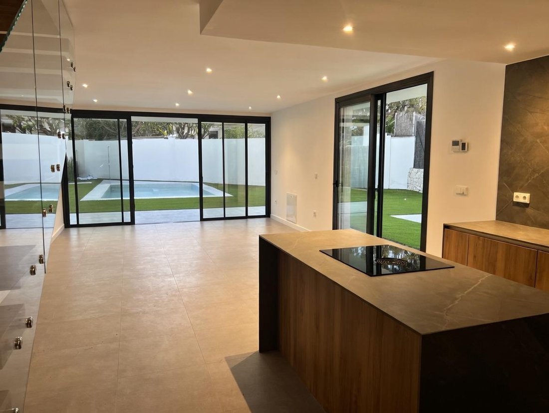 Chalet in San Juan de Alicante, Valencian Community, Spain 2 - 17443904