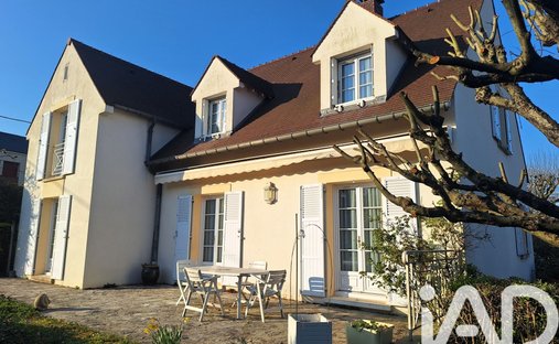 House in Montlhery, Ile-de-France, France 1