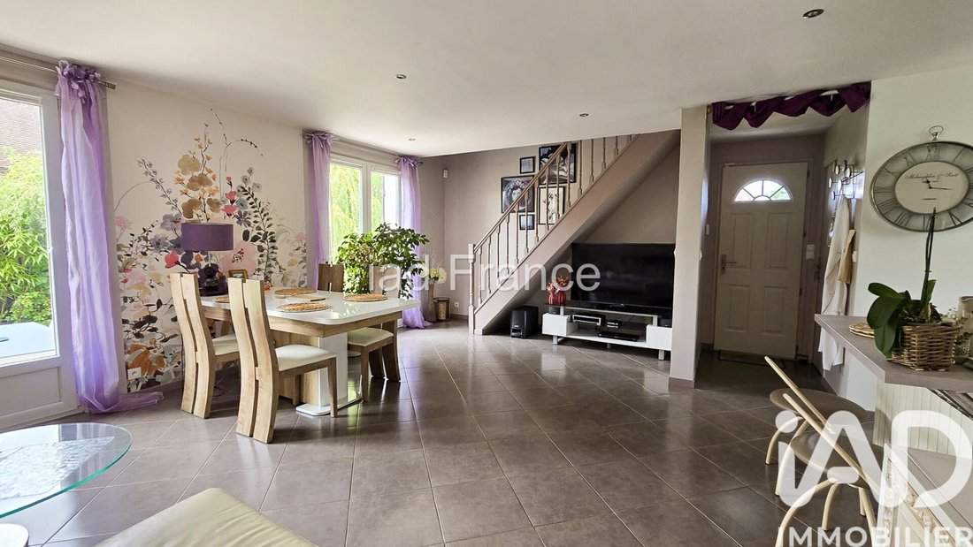 House in Montfort-l'Amaury, Ile-de-France, France 2 - 17512954