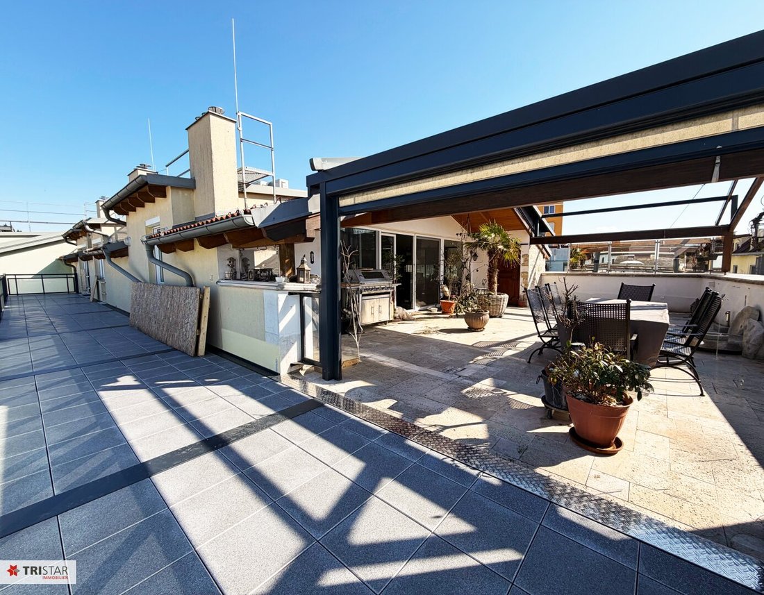 Penthouse Artige Eigentumswohnung Mit 127 M² Außenflächen, 4 Stellplätzen