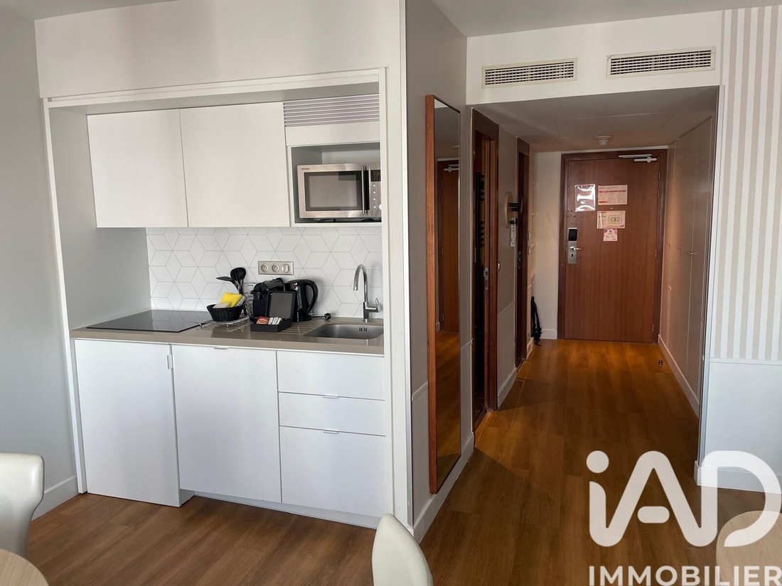 Apartment in Emeriau-Zola, Paris 15e Arrondissement, Paris 1 - 17513774