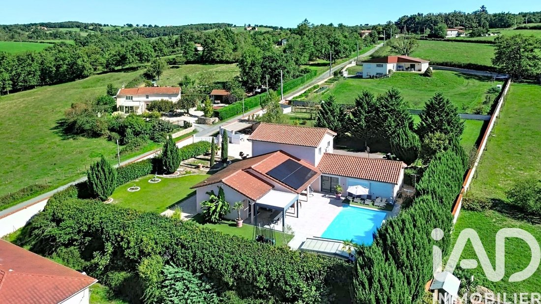House in Balbigny, Auvergne-Rhône-Alpes, France 5 - 17513901