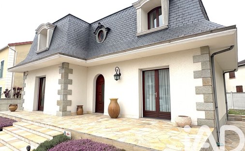 House in Gutenbert, Livry-Gargan, France 1