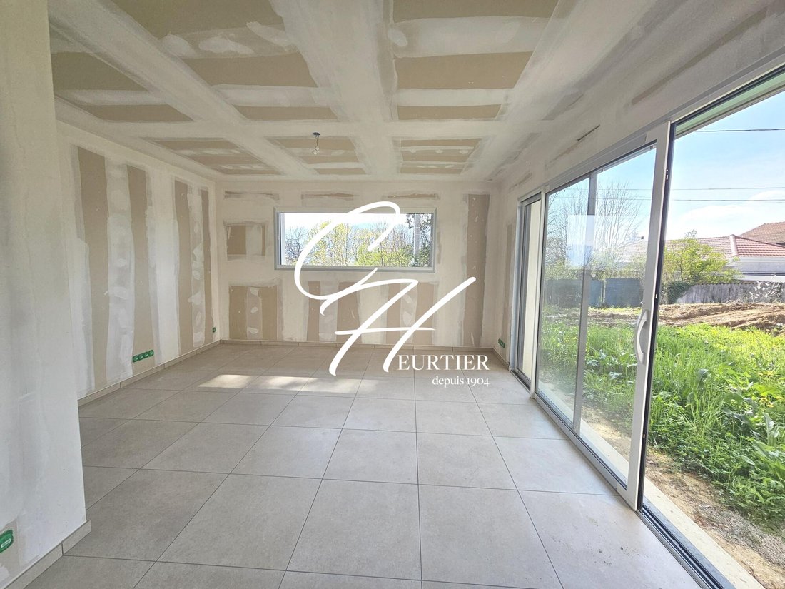 Villa in La Buisse, Auvergne-Rhône-Alpes, France 4 - 17512795