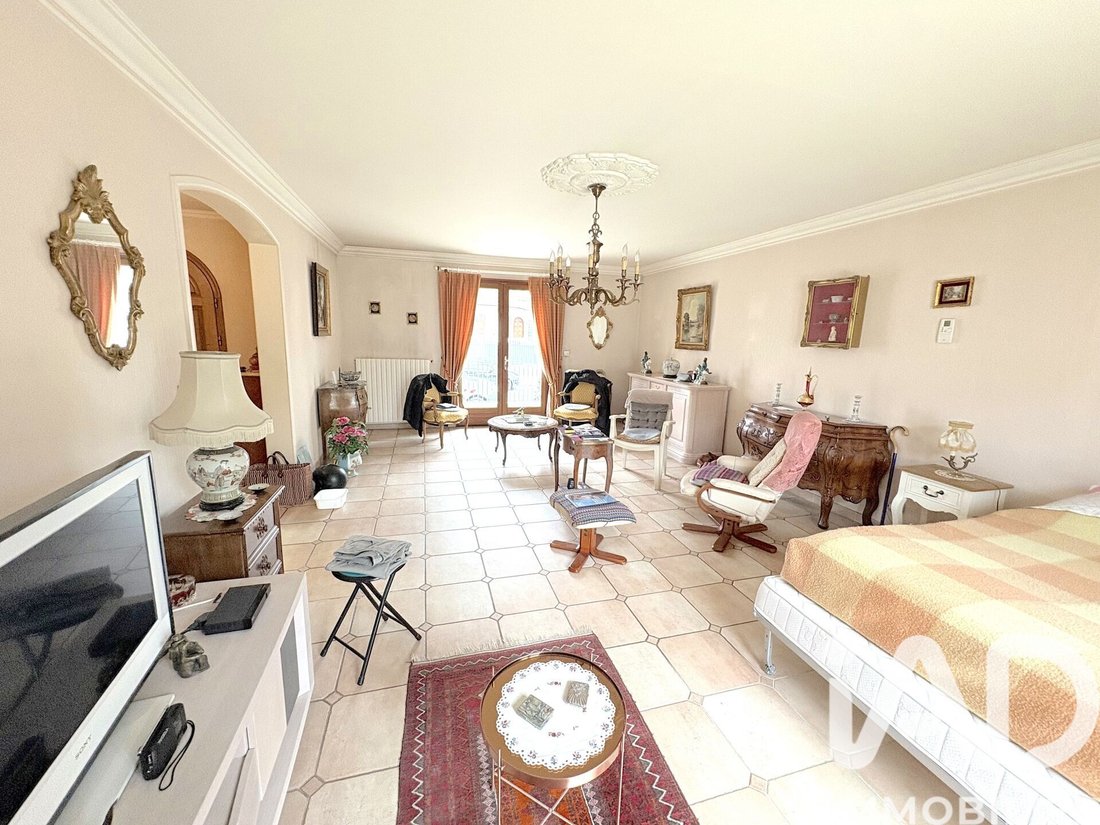 House in Gutenbert, Livry-Gargan, France 2 - 17513886