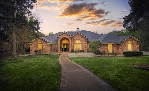 House in Lorena, Texas, United States 1