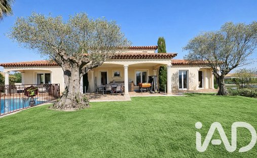 House in Partie Sud-Collet-Redon-Vauses-Testavins, Le Muy, France 1