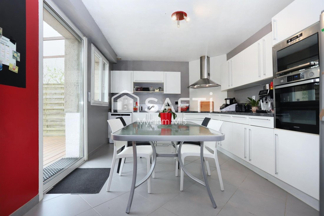House in Aéroport-Ecarts, Saint-Jacques-de-la-Lande, France 4 - 17332692