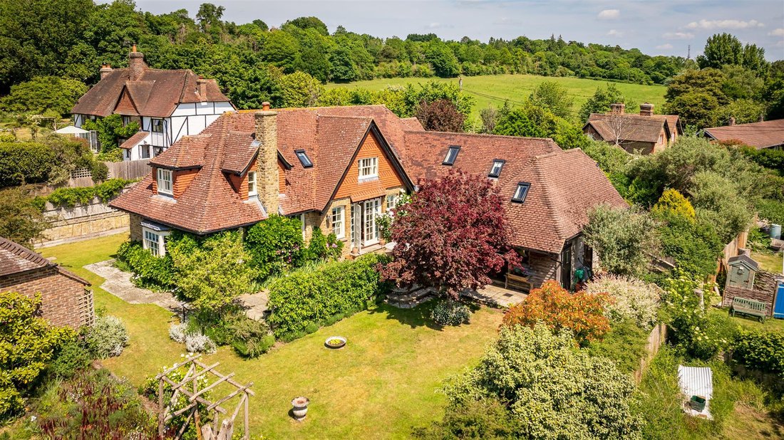 House in Guildford, England 5 - 17514129