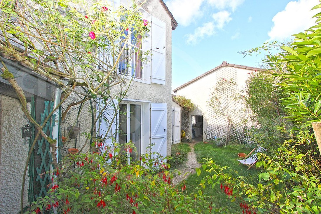 House in Jouy Centre-Petit Jouy, Jouy-en-Josas, France 1 - 17508283