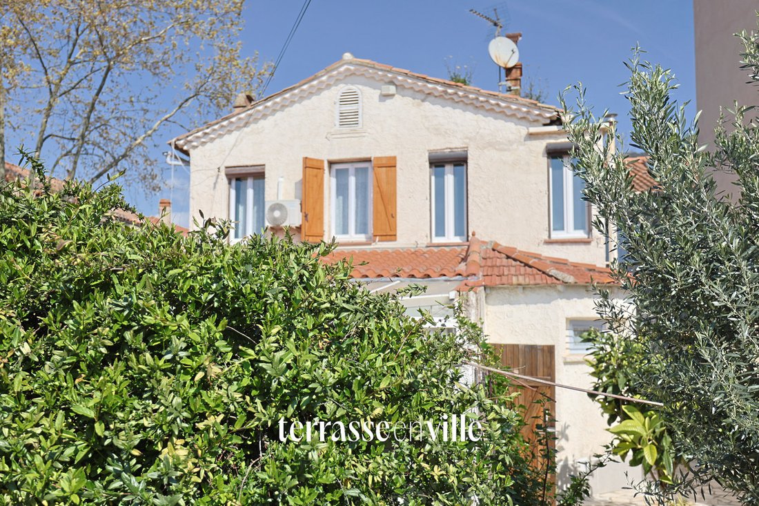 House in Le Revest-les-Eaux, Provence-Alpes-Côte d'Azur, France 1 - 17509034