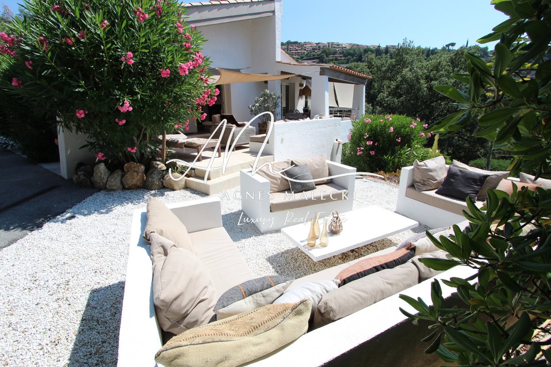 Villa in La Croix-Valmer, Provence-Alpes-Côte d'Azur, France 1 - 17425254