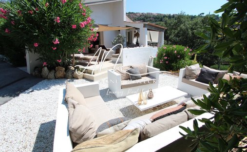 Villa in La Croix-Valmer, Provence-Alpes-Côte d'Azur, France 1