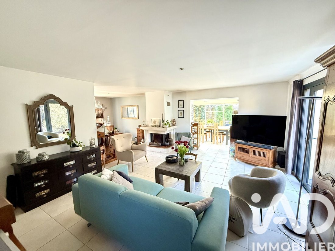 House in Sucy-en-Brie, Ile-de-France, France 2 - 17513751