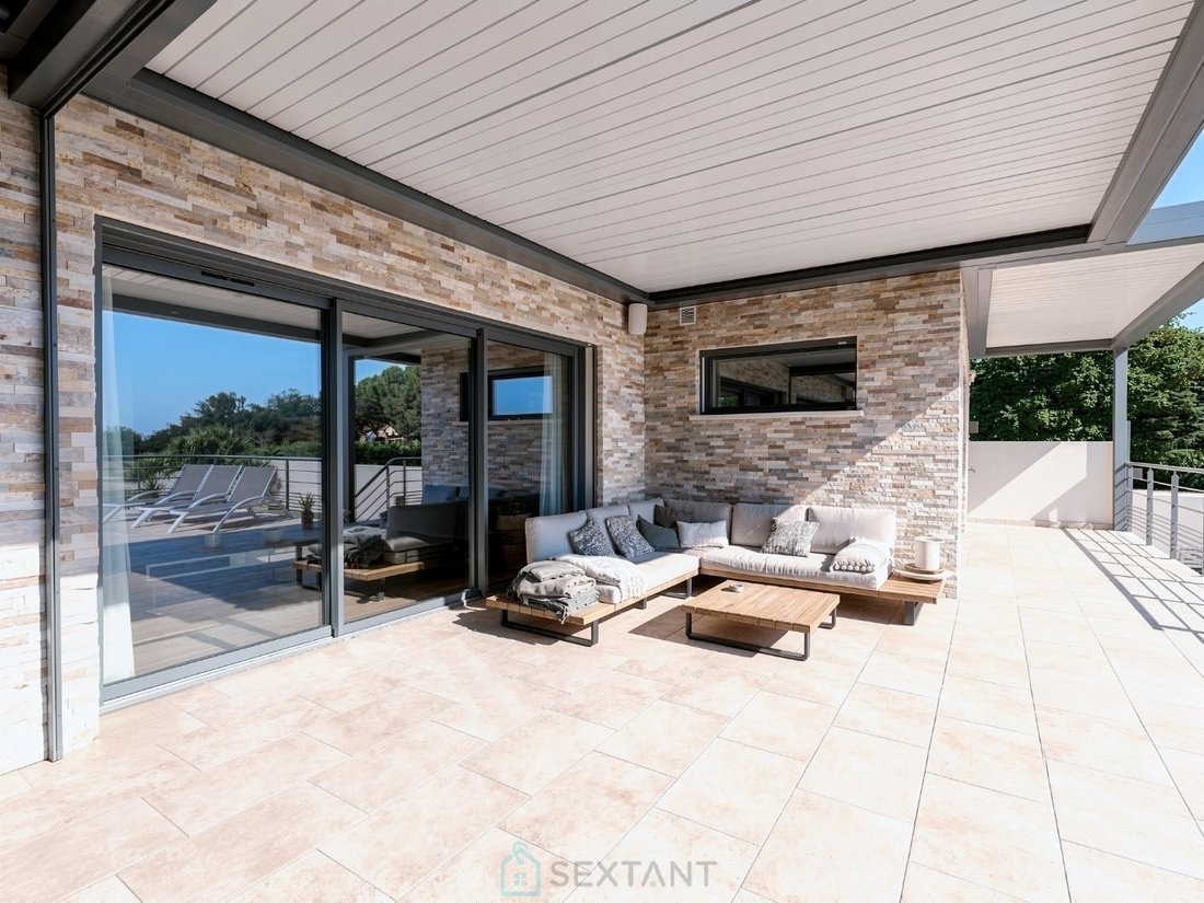 Villa in La Grande Conque-La Romaniquette, Istres, France 5 - 16769950