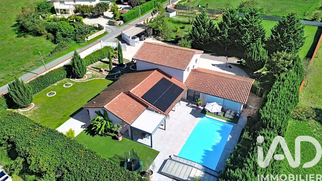 House in Balbigny, Auvergne-Rhône-Alpes, France 2 - 17513901