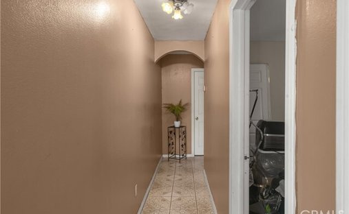 Hawaiian Gardens, California, United States 1
