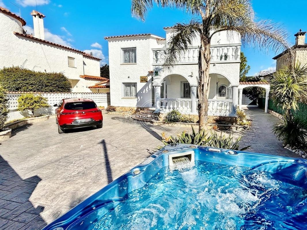 Villa in Empuriabrava, Catalonia, Spain 3 - 17508868