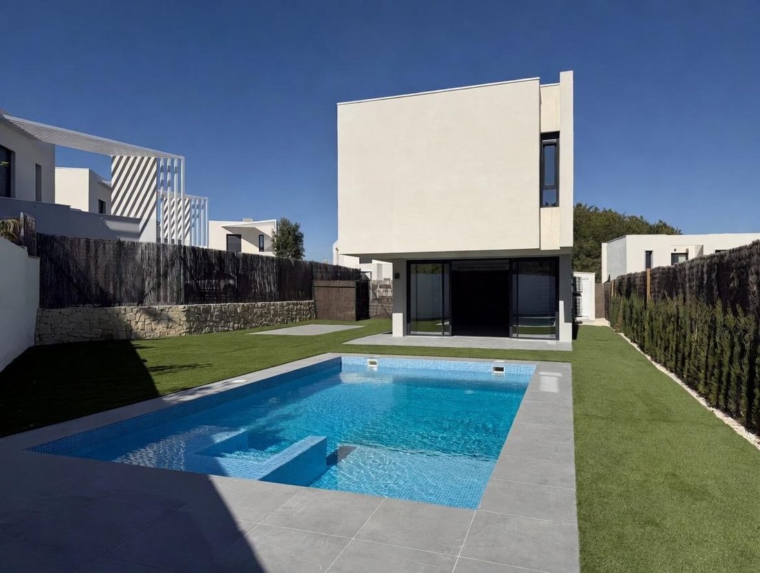 Chalet in San Juan de Alicante, Valencian Community, Spain 1 - 17443904