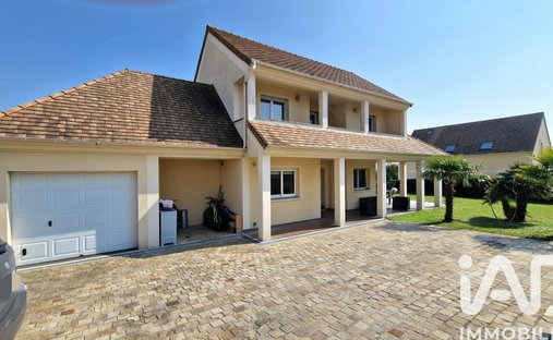House in Montlhery, Ile-de-France, France 1
