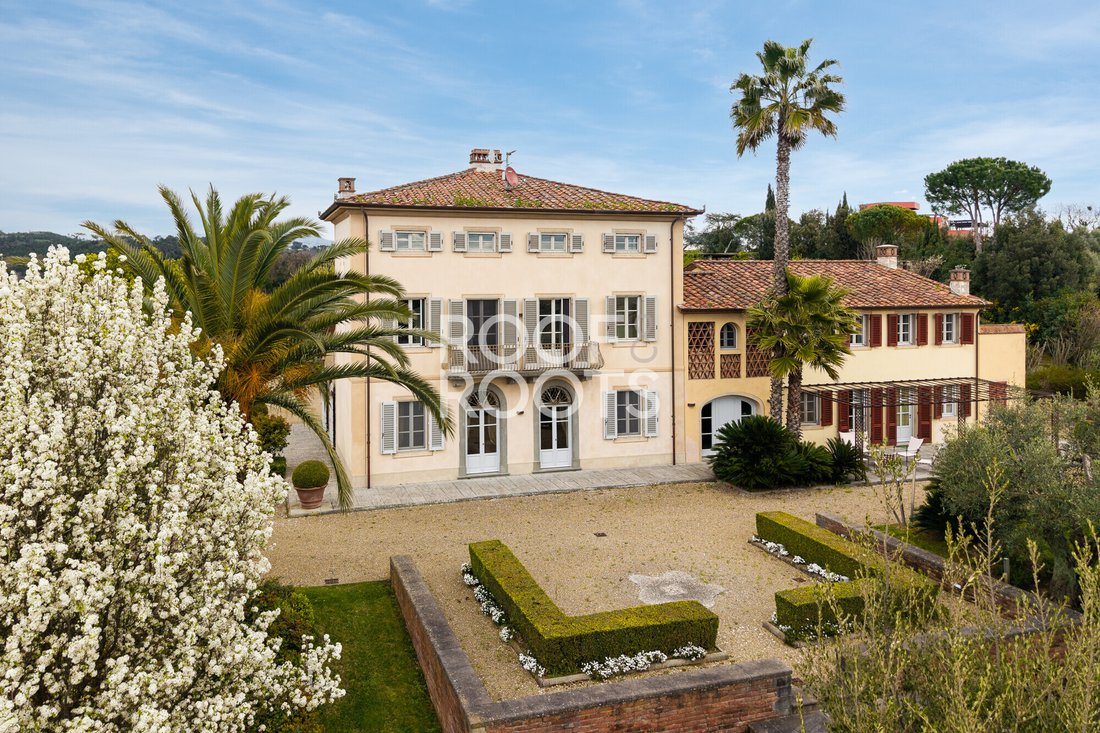 Villa in Historic Center, Lucca, Tuscany 1 - 17511210