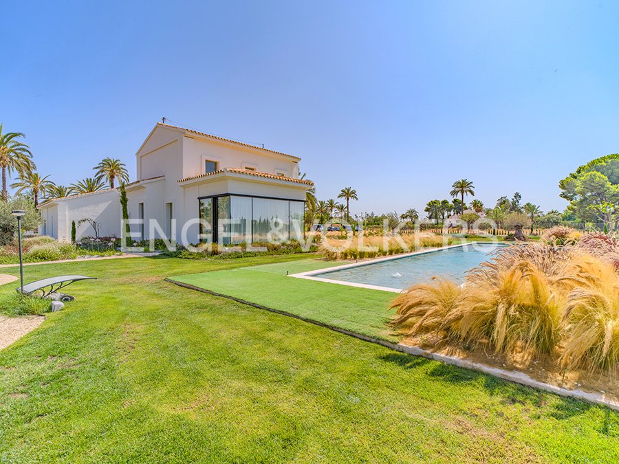 Villa in Elx / Elche, Valencian Community, Spain 1 - 17509448