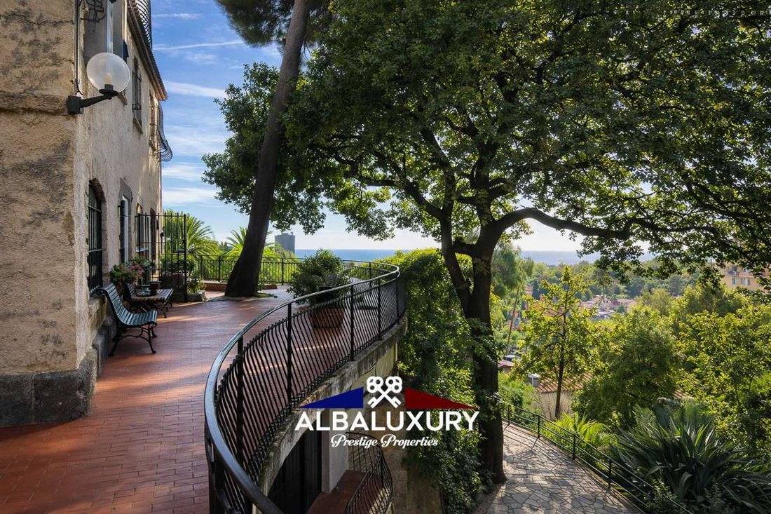 Villa in Bordighera, Liguria, Italy 5 - 17515487