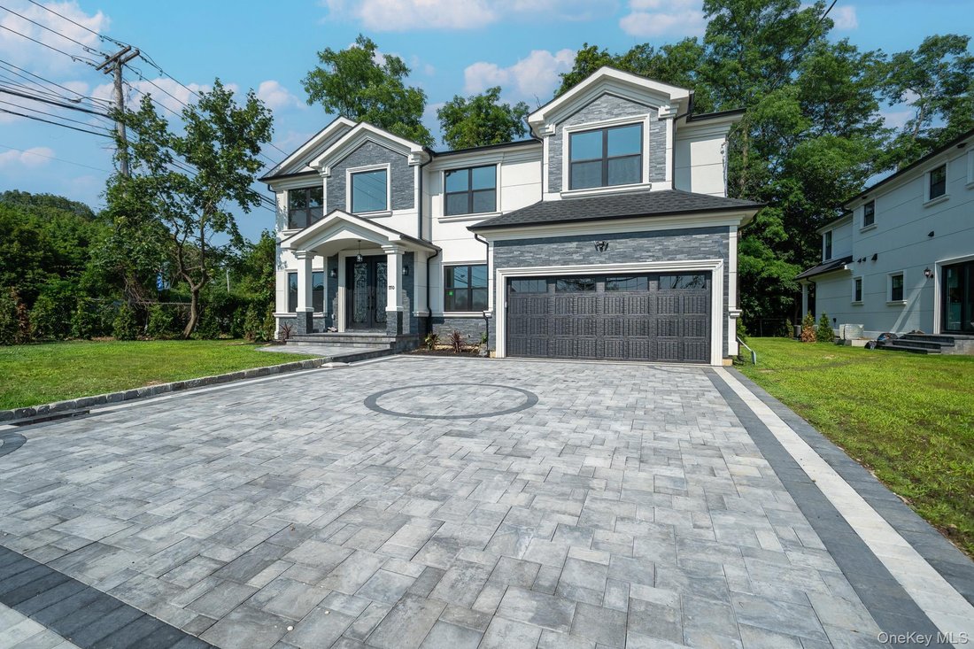 House in Syosset, New York, United States 3 - 16978906