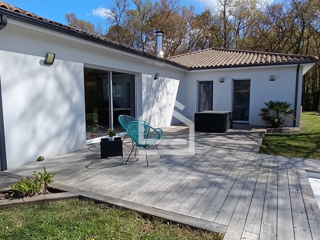 House in Centre Bourg, Le Taillan-Médoc, France 2 - 17515546