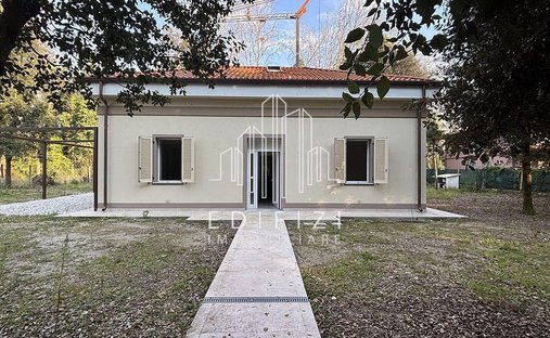 Maison à Ronchi, Massa, Italie 1