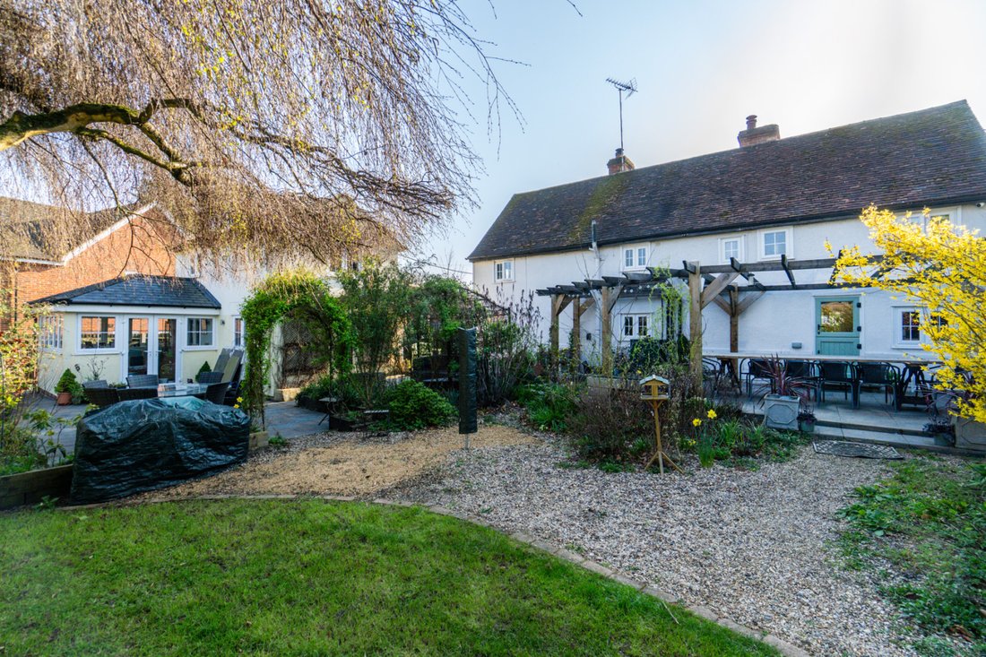 House in Shalford, England 2 - 17513235