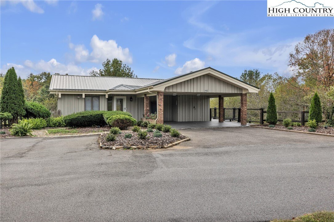 House in Crumpler, North Carolina, United States 2 - 17515105