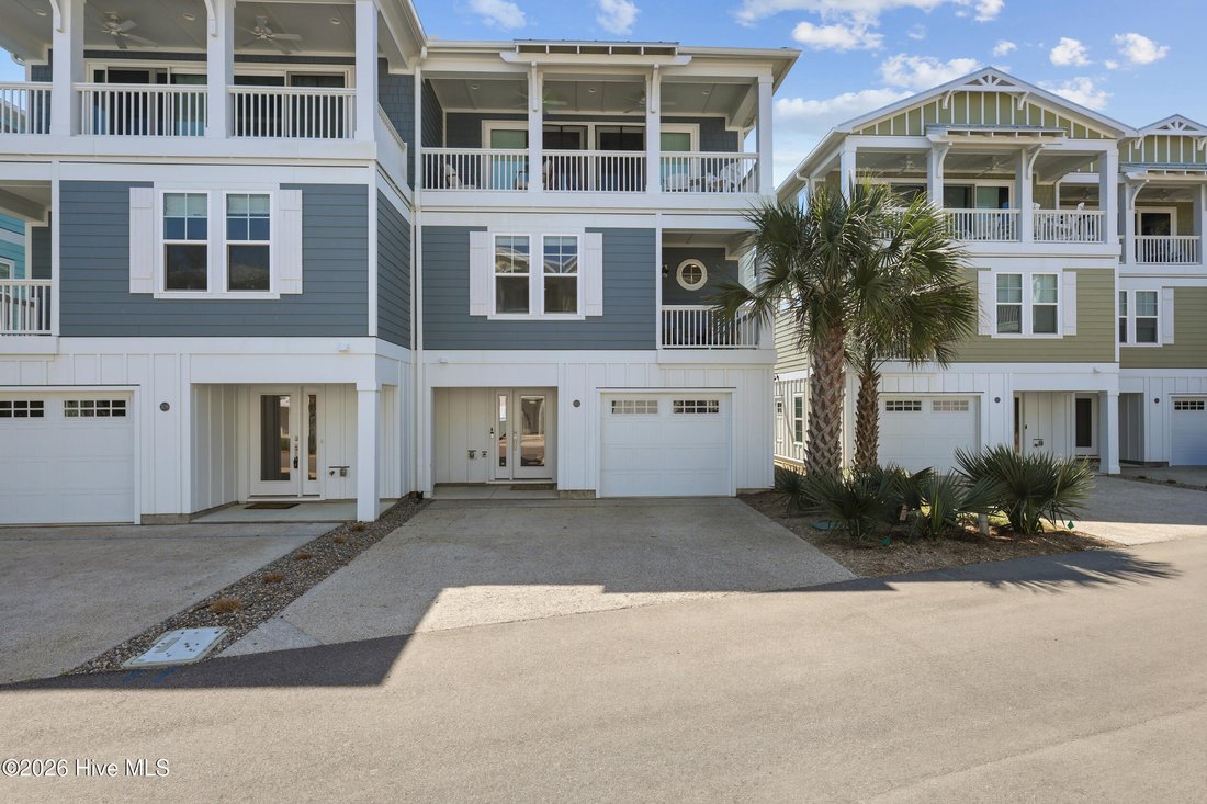 Townhouse in Kure Beach, North Carolina, United States 1 - 17512152