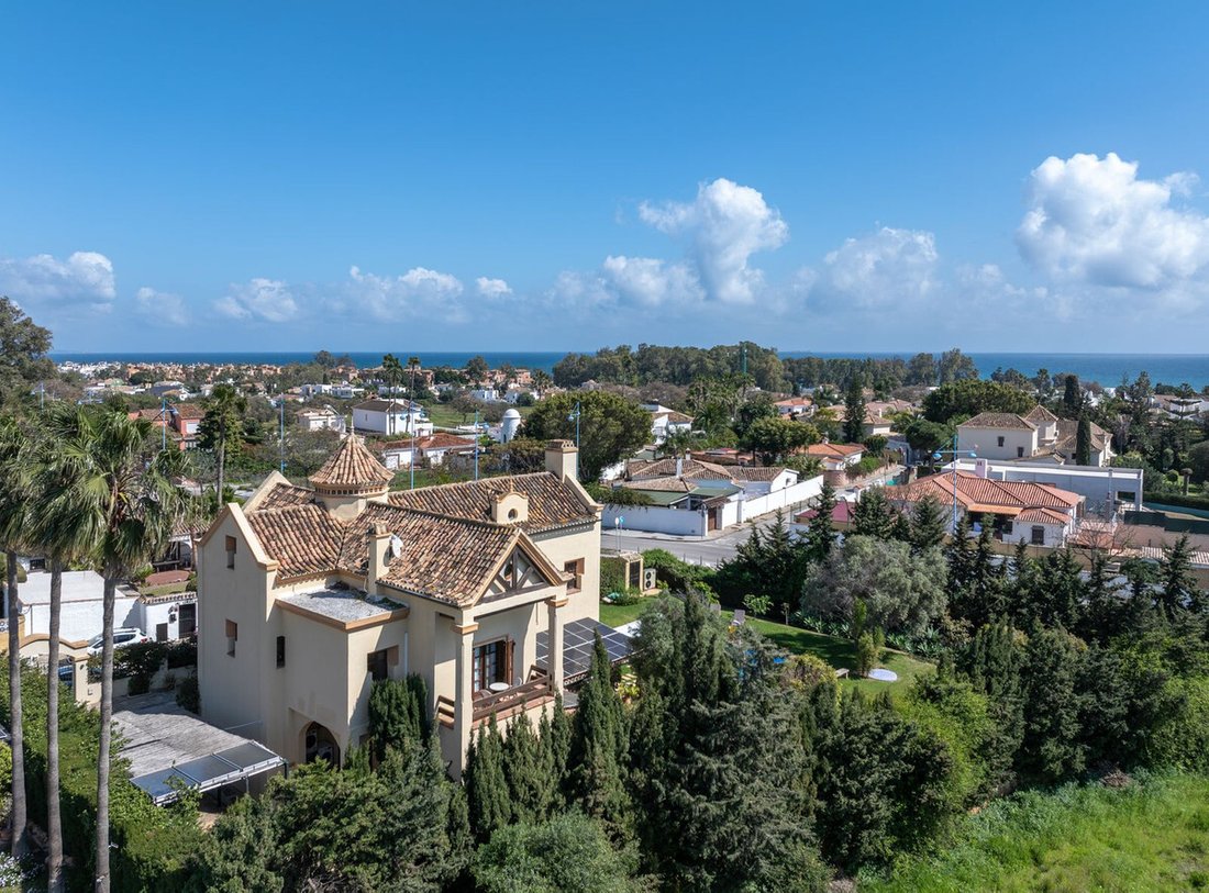 Villa in San Pedro de Alcantara, Andalusia, Spain 2 - 17514206
