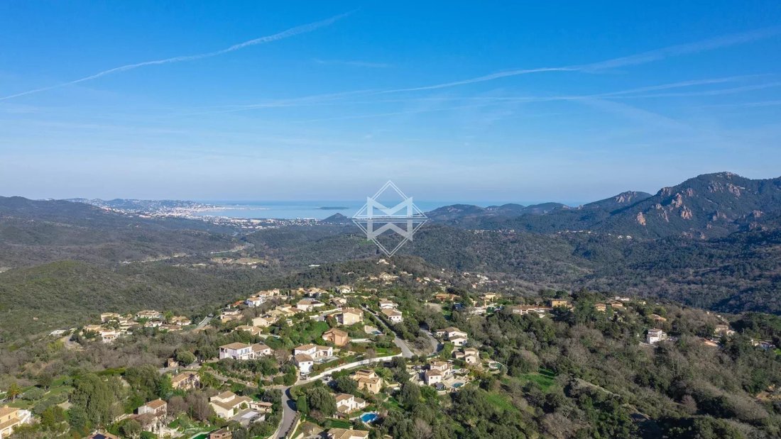 Villa in Les Adrets-de-l'Estérel, Provence-Alpes-Côte d'Azur, France 4 - 17513188