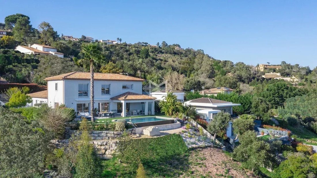 Villa in Les Adrets-de-l'Estérel, Provence-Alpes-Côte d'Azur, France 1 - 17513188