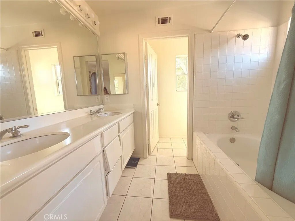 Condo in Irvine, California, United States 5 - 17512085