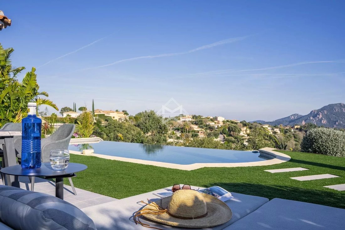 Villa in Les Adrets-de-l'Estérel, Provence-Alpes-Côte d'Azur, France 2 - 17513188