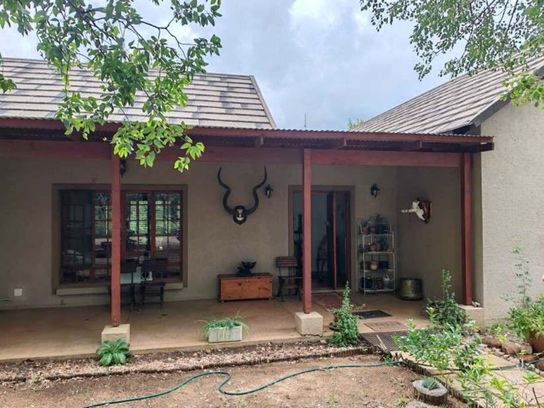 Farm Ranch in Johannesburg, Gauteng, South Africa 1 - 17516411