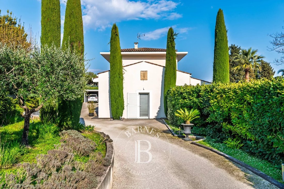Villa in Châteauneuf-Grasse, Provence-Alpes-Côte d'Azur, France 5 - 12177858