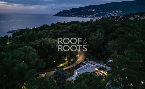 Villa in Central Hill, Alassio, Liguria 1