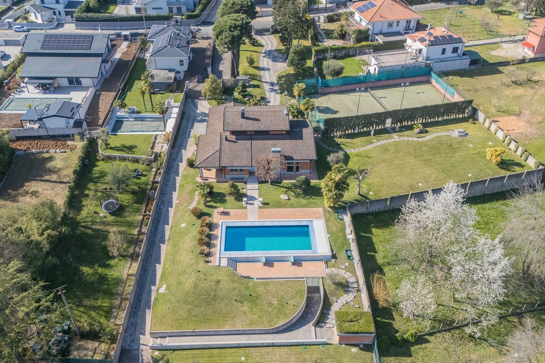 Villa à Cassano Magnago, Lombardie, Italie 3 - 17517167