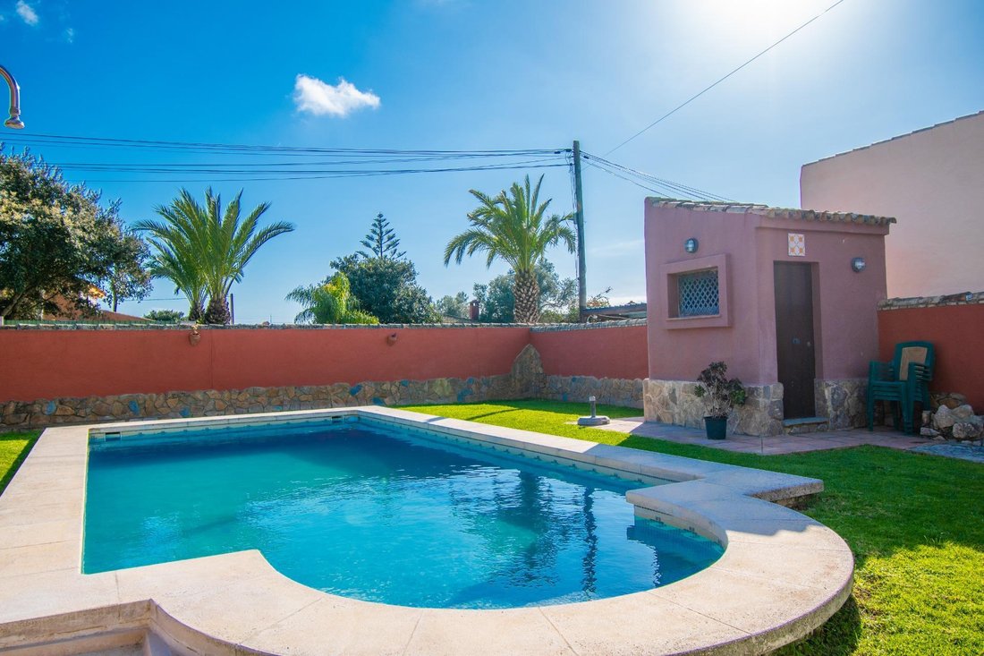 Chalet in Chiclana de la Frontera, Andalusia, Spain 5 - 17517282