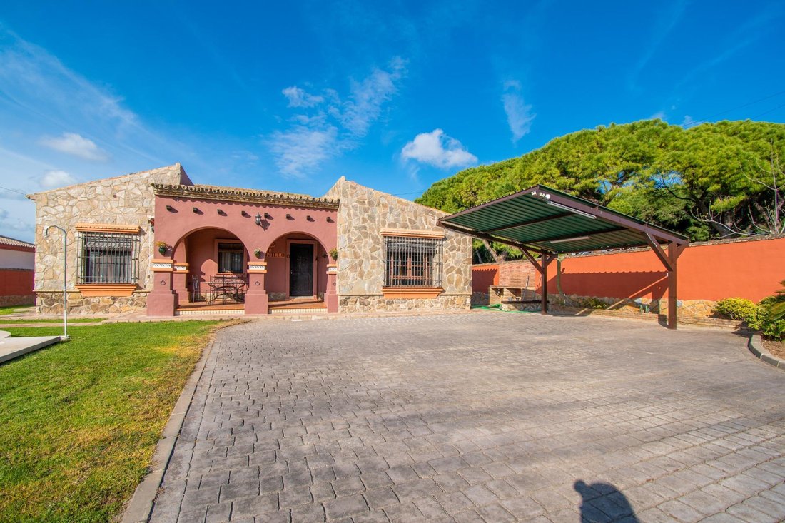Chalet in Chiclana de la Frontera, Andalusia, Spain 4 - 17517278