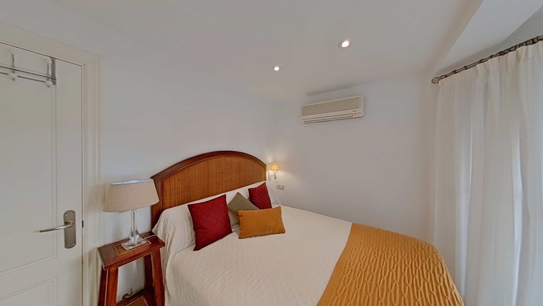 Apartment in Marbella, Andalusia, Spain 4 - 17517225