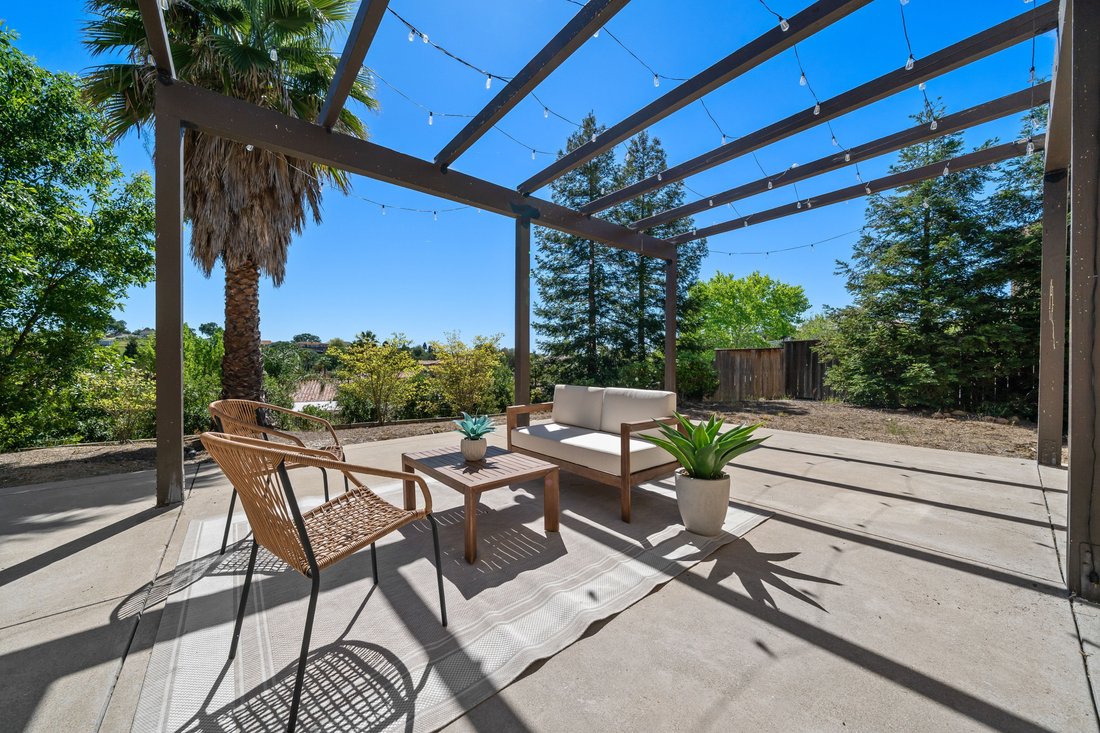 Paso Robles, California, United States 4 - 17517311