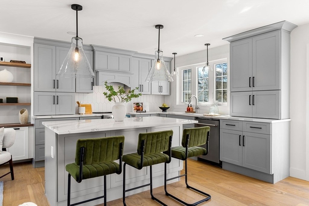House in Stoneham, Massachusetts, United States 4 - 17517538