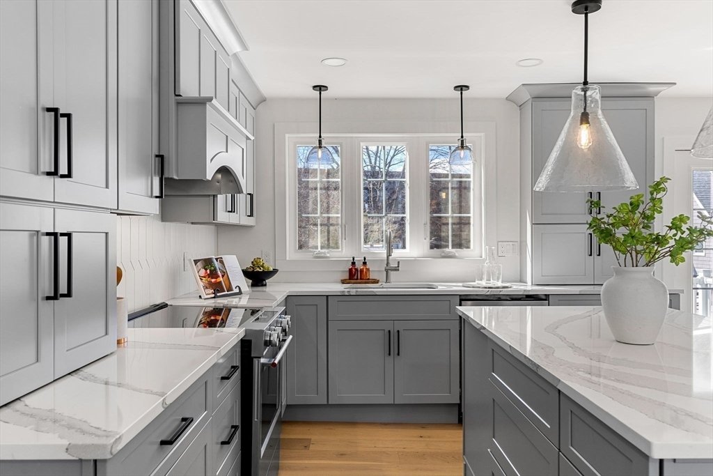House in Stoneham, Massachusetts, United States 5 - 17517538