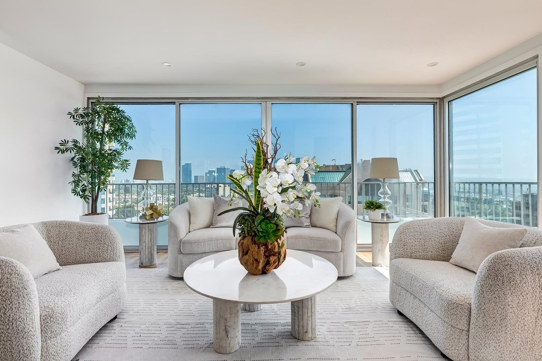 Condo in Los Angeles, California, United States 4 - 17517601
